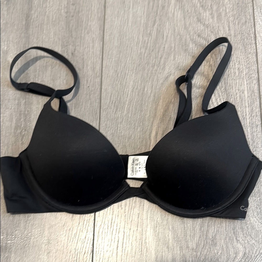 Calvin Klein Black Bra with Contoured Cups Size 32A